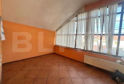 Casă cu 8 camere cu Teren 371 Mp în Central - 7