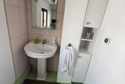 Apartament cu 3 camere, mobilat în Central - 1