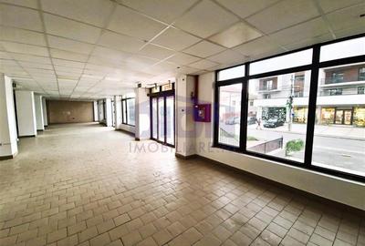 Spațiu comercial, de 400 mp, în Central - 7