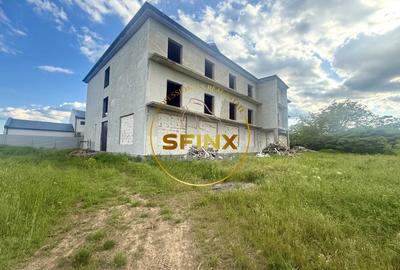 Cladire la rosu 1530 mp - 30 camere, teren 2000 mp Balotesti, azil/clinica/hotel - 1