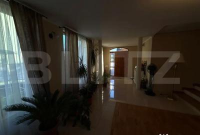 Casă cu 7 camere cu Teren 776 Mp în Păulești