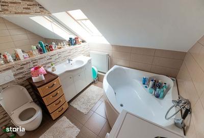 Casă cu 4 camere cu Teren 217 Mp în Central - 7