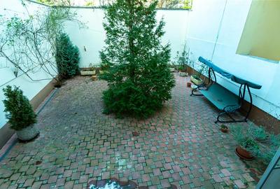 Birou, de 160 mp, în P-ța Victoriei - 2