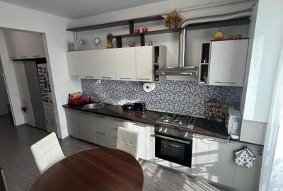 Apartament de 2 camere, docomandat, zon Porii, Floresti - 1