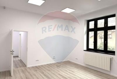 Spațiu comercial, de 100 mp, în P-ța Victoriei - 20