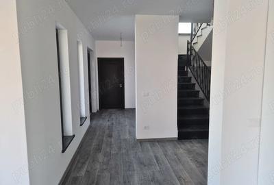 Casă cu 4 camere cu Teren 2700 Mp în Bilca - 2