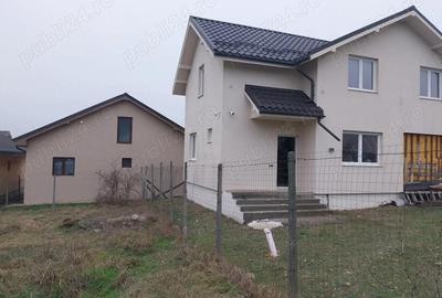 Casă cu Teren 252 Mp în Valu lui Traian - 1