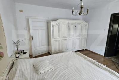 Casă cu 4 camere cu Teren 4435 Mp în Central - 15