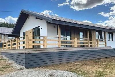 Casă cu Teren 3800 Mp în Central - 3