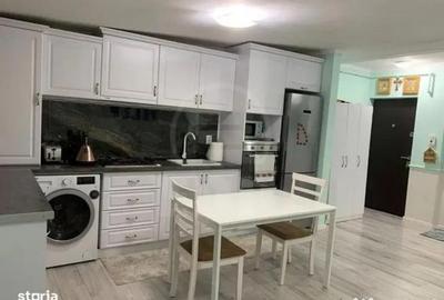 Apartament cu 3 camere semidecomandat, mobilat în Florești
