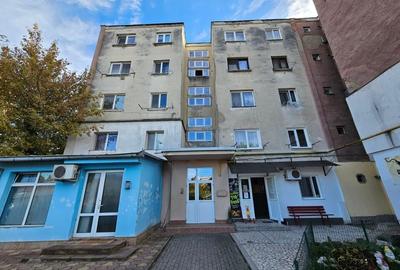 Apartament 2 camere, str. Salcamilor, bl.30, DEVA - 1