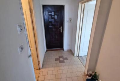 Garsonieră decomandată în Km 4 - 4