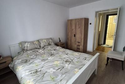 Apartament cu 3 camere semidecomandat în Rovine - 3