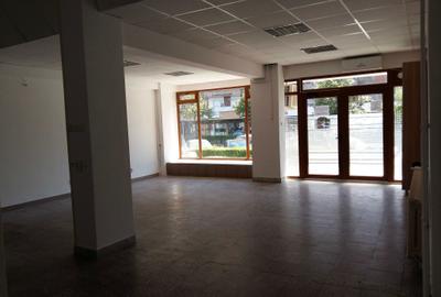 Spațiu comercial, de 70 mp, în Central - 5
