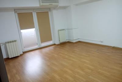 UNIRII - intersectie Str. TRAIAN, 2 camere frumoase - 2