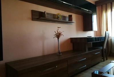 Apartament cu 4 camere decomandat în 1 Mai - 10