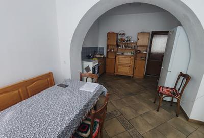 Casa 4 camere libera la vanzare GHIMBAV - zona Garii - 9