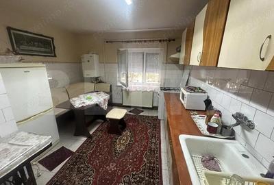 Apartament decomandat cu 3 camere, 78 mp, zona Carpati 2 - 3