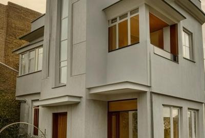 Jumatate din vila interbelica in zona Piata 1 Mai - 2