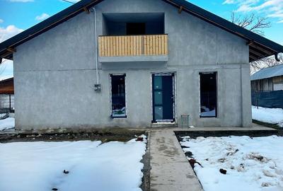 Casă cu 4 camere în Berceni - 1