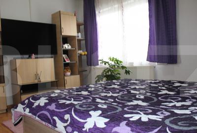 Casa cu etaj ?i spa?iu comercial, vedere la partia de sc - 9