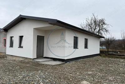 Casă cu Teren 300 Mp în Șintereag - 1