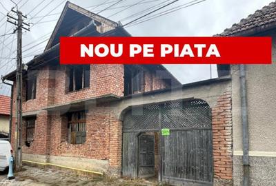 Casă cu 5 camere cu Teren 240 Mp în Central - 1