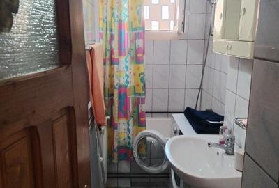 Apartament cu 3 camere semidecomandat în Central - 1