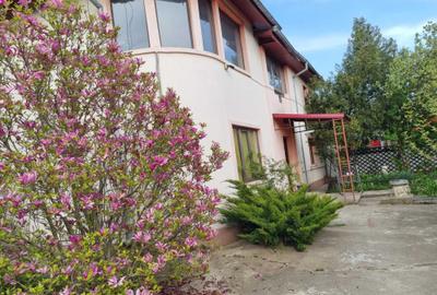 Casă cu 4 camere în Central - 3
