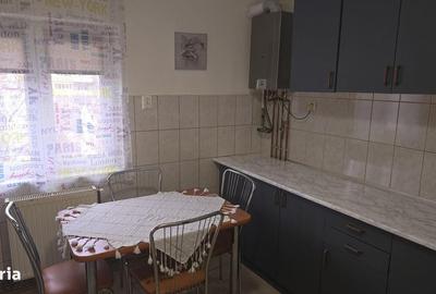 Apartament cu 2 camere decomandat în 22 Decembrie - 2