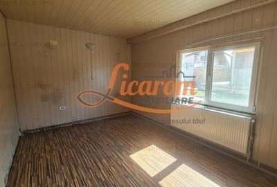 Casă individuală cu 8 camere decomandat cu Canalizare în Cristian - 28