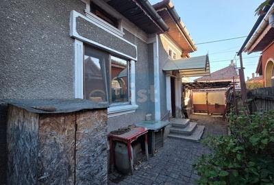 Casă cu 2 camere cu Canalizare în Central - 2