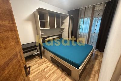 Apartament cu 3 camere decomandat în Apusului