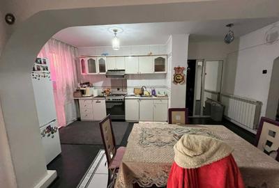 Apartament cu 3 camere decomandat în Sârbi - 2