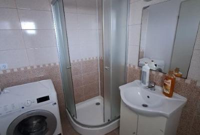 Poprietar inchiriez ap.1 cam decomandat utilat ,Complex-Lunei , centrala proprie - 4