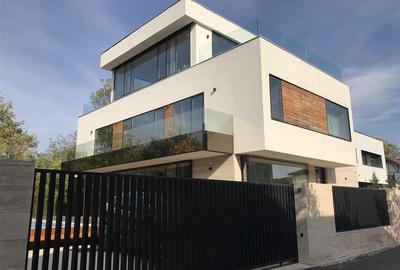 Casă individuală cu 10 camere cu Piscina în Băneasa - 1