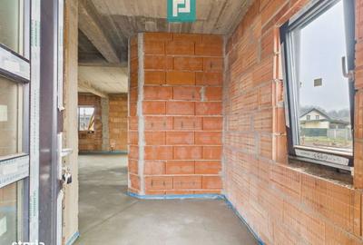 Casă cu 4 camere cu Teren 700 Mp în Ghiroda