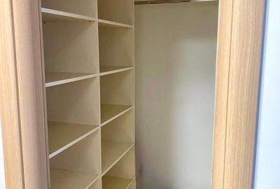 Apartament cu 2 camere semidecomandat în Tractorul - 15