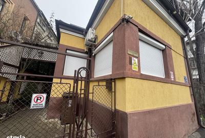 Casă cu 4 camere cu Canalizare în Victoriei