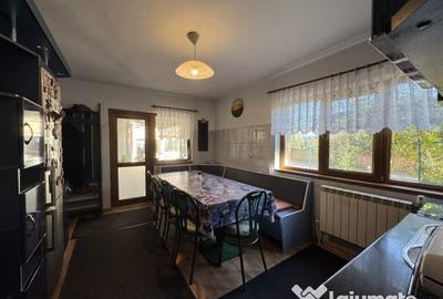 Casă cu 8 camere cu Teren 4057 Mp în Găneasa - 4