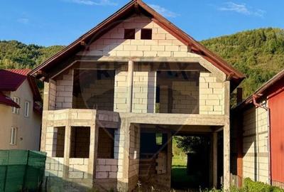 Casă / Vilă cu 5 camere de vânzare - 1