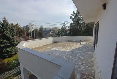 Casă cu 7 camere cu Teren 500 Mp în Nord - 9