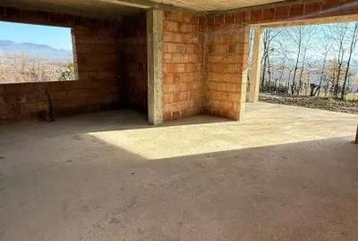 Casă cu Teren 536 Mp în Groși - 15