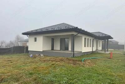 Casa individuala de vanzare 131 mp construi?i, teren 6 ari - 2