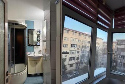 Apartament de vanzare 2 camere decomandate POARTA 6 - 8