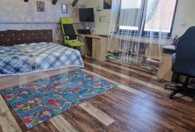Casa 5 camere, Sacele , panouri solare 6kw, terasa , 835 mp - 1