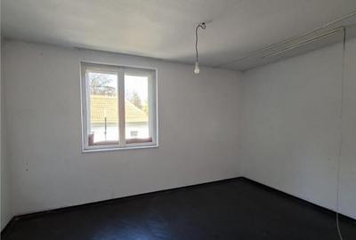 Apartament cu 2 camere, nemobilat - 4