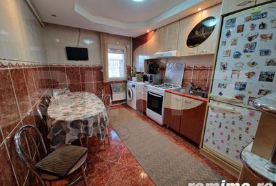 Apartament cu 3 camere decomandat în Ampoi 2 - 3