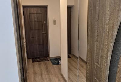 Garsonieră decomandată în Tunari - 7