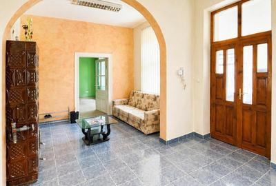 Apartament cu 4 camere în Central - 7